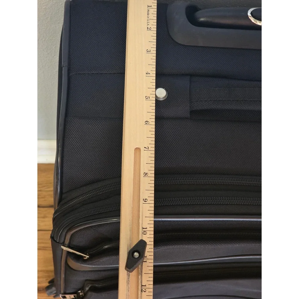 Samsonite Black Softshell 28 Inch Large Spinner Suitcase 4 Wheel Rolling Luggage